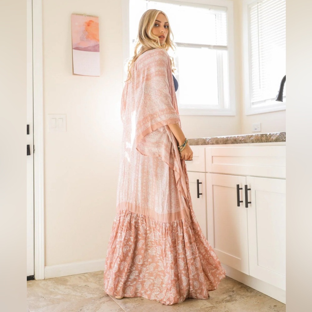 Blush Maxi Free Flow Paisley Duster Kimono - Picture 2 of 2